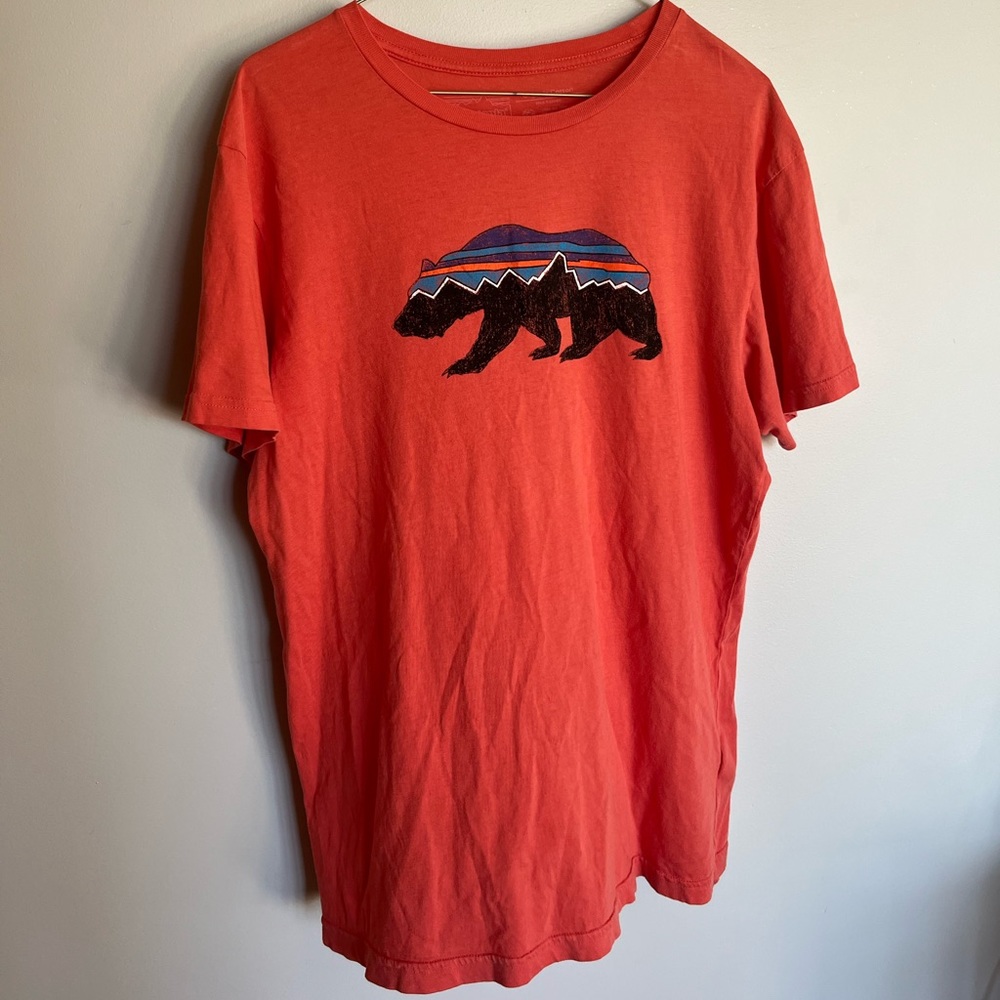 medium slim fit patagonia short-sleeve tee